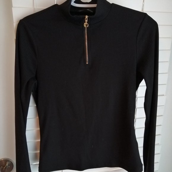 Black Long Sleeved Zipper Turtle Neck - Picture 1 of 2